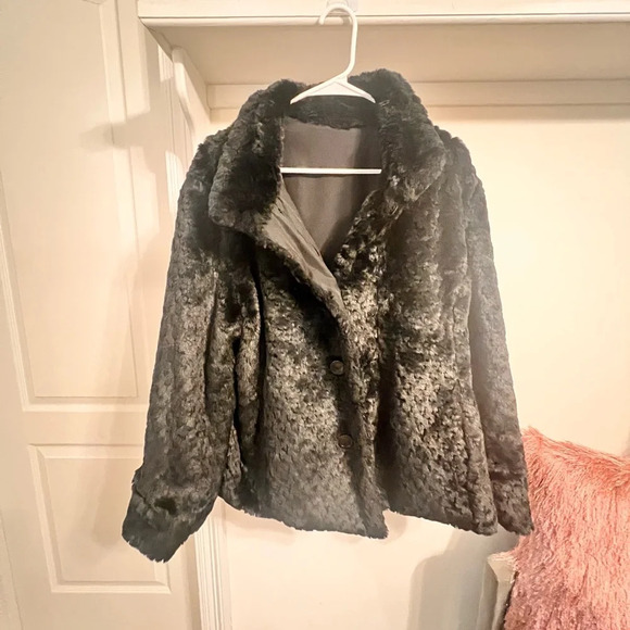 WILL NOT TAKE LESS Women’s Platinum Ute’s Reversible Jacket - Picture 9 of 12